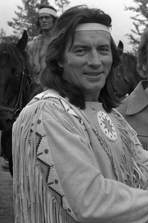 Pierre Brice a devenit celebrul pentru rolurile sale în filmele western