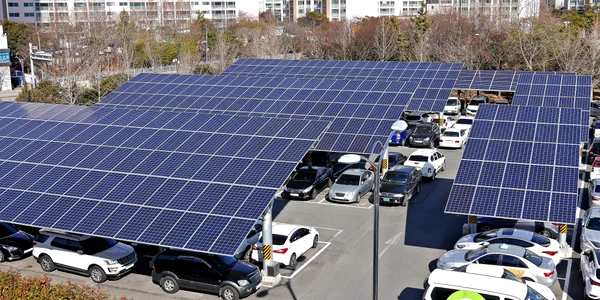 Parcare cu panouri solare FOTO Shutterstock 