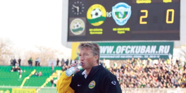 Dan Petrescu şi-a început drumul spre promovare  cu o victorie cu 2-0  