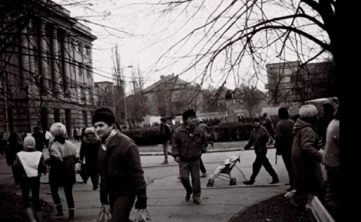  Timisoara 17 Decembrie1989. FOTO Captură Alexandru Binescu - YouTube Revolutia Română