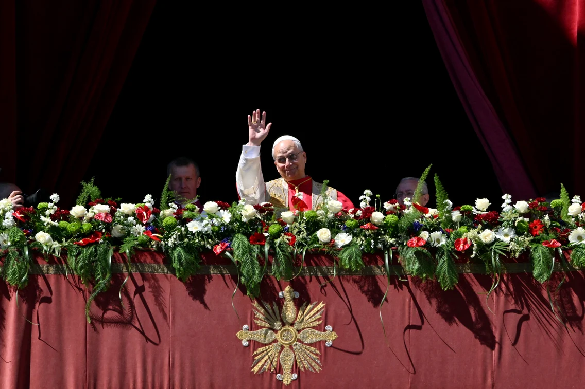 AFP 20260405 A6TB8JW v4 HighRes VaticanReligionUrbiOrbiEaster jpg