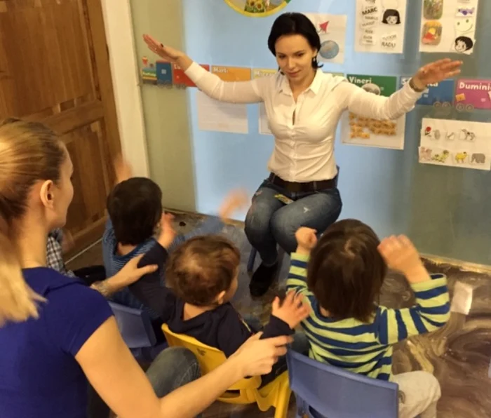 
    Copiii au nevoie de terapie prin artă, logopedie, kinetoterapie  