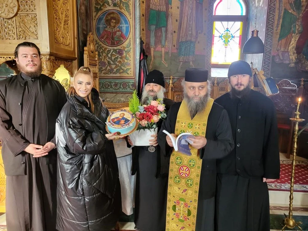 Anamaria Prodan, la Mănăstirea Nechit FOTO Instagram Anamariaprodanreghecampf