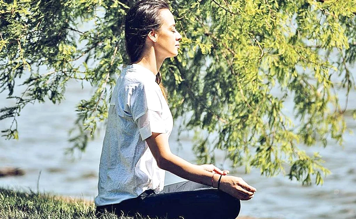 Andreea Raicu se liniștește prin meditație