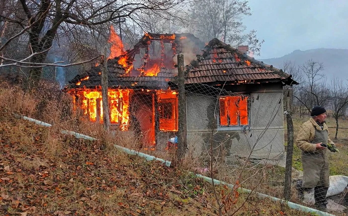 Casa în care și-au găsit sfârșitul micuții FOTO: ISU Buzău