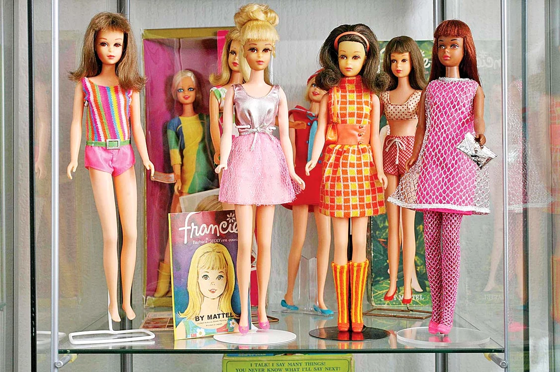 1970. Barbie începe să îşi diversifice garderoba