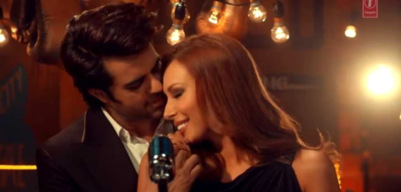 Iulia Vântur este fericită în India, acolo unde trăieşte de 5 ani, alături de celebrul actor de la Bollywood, Salman Khan