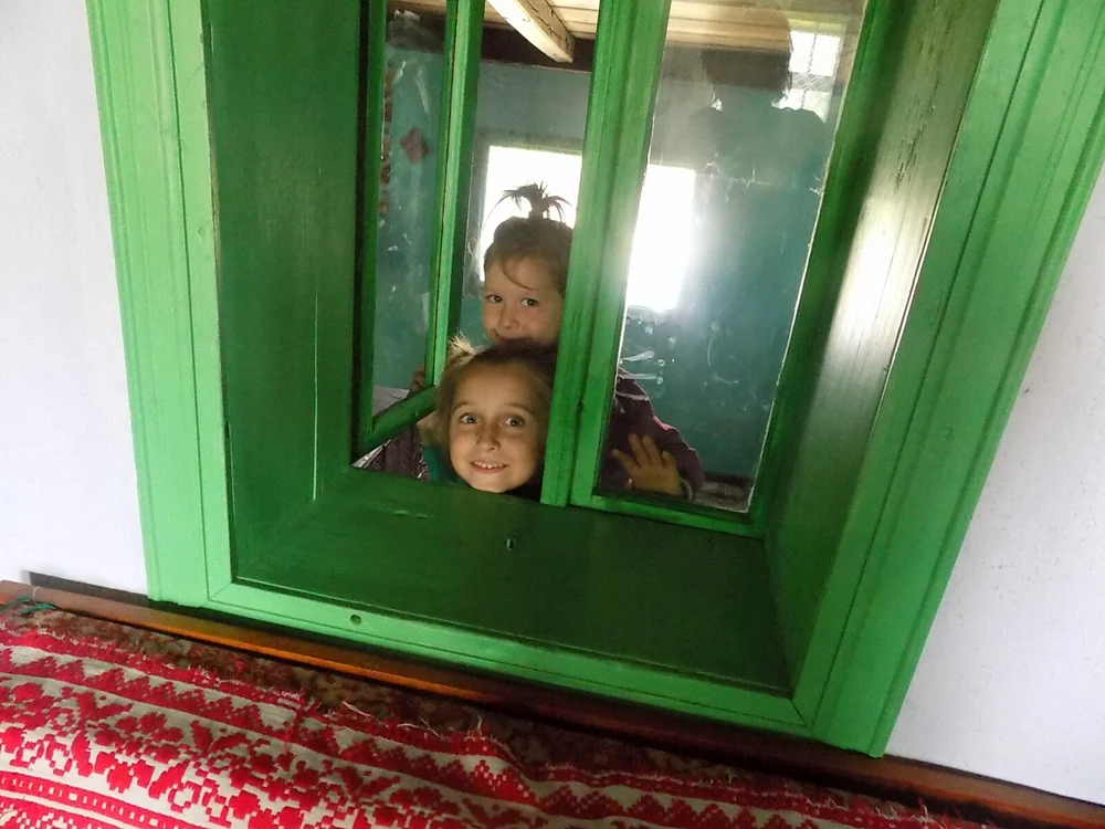 „Poți ține alături de părinți 9 copii din 10 cu aceiași bani“ – interviu cu Ștefan DĂRĂBUȘ, director regional Europa Centrală și de Sud, „Hope and Homes for Children“ jpeg