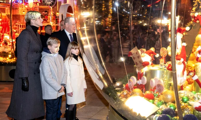 Albert și Charlene de Monaco alături de copii foto Facebook3 jpg