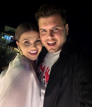 Cristina Vasiu și soțul Cătălin, în vacanța de la mare foto: arhiva personală 