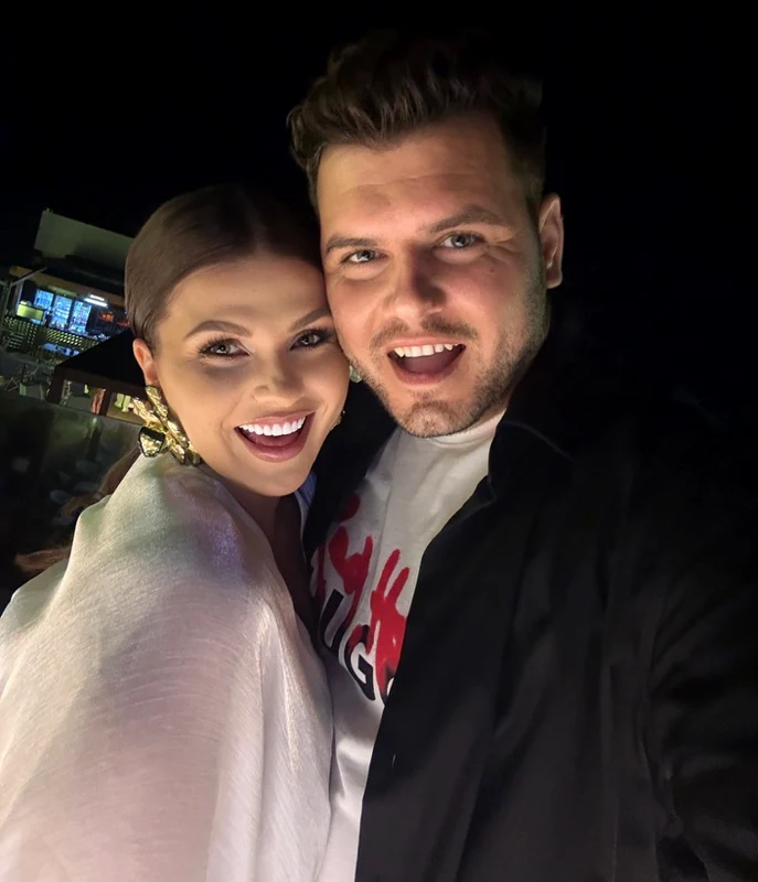Cristina Vasiu și soțul Cătălin, în vacanța de la mare foto: arhiva personală