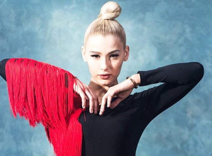 Părinții și fratele Mircea au fost alături de Alina Eremia la evenimentul de lansare al noului clipfoto: Click!