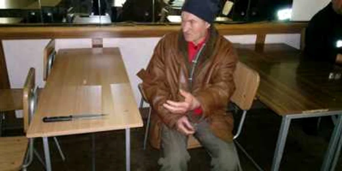 Bărbatul a tăiat un copil pentru pomana din cimitir