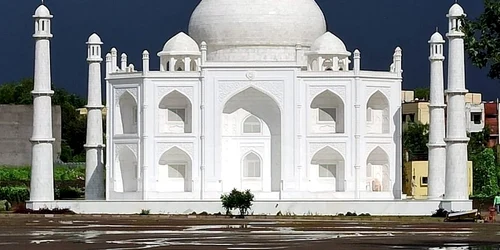 taj-mahal-replica