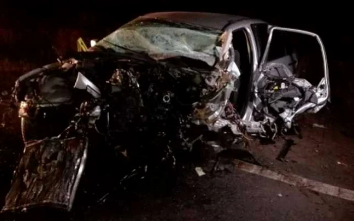 Maşinile implicate în accident au fost făcute praf FOTO botosaneanul.ro