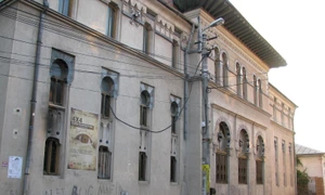 Teatrul din Baie jpeg