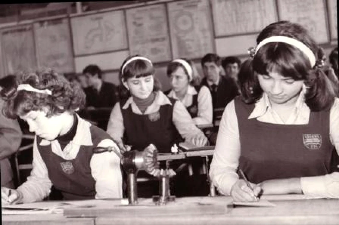 Elevii erau supravegheați strict în perioada comunistă FOTO comunismulinromania.ro