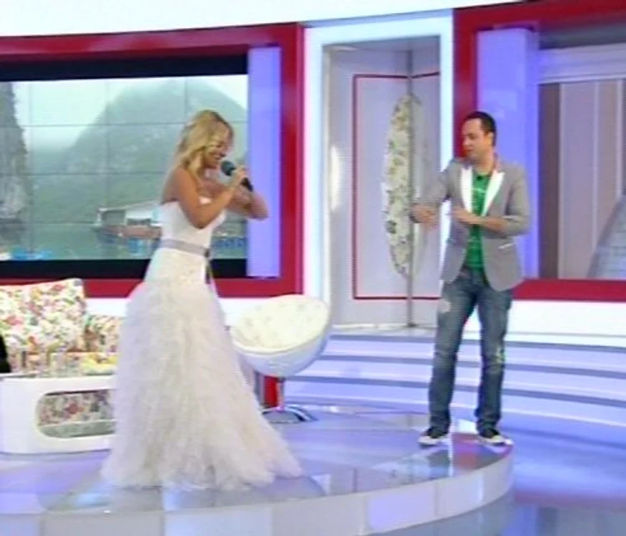 Delia a probat 3 rochii de mireasă (Foto: Captură video Pro TV)