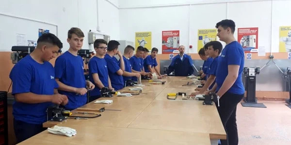 atelier scolar dotat de Michelin la Zalau