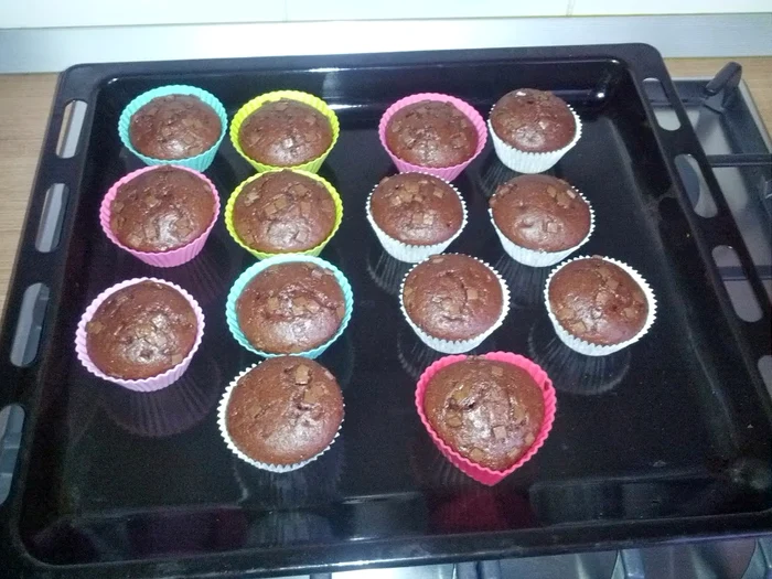 Brioşe cu ciocolată