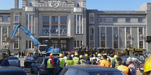 Proteste în Portul Constanţa la adresa administraţiei Mazăre Foto Sînziana Ionescu