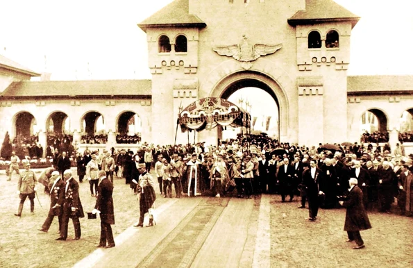 Ceremonialul încoronării Regelui Ferdinand I și a Reginei Maria a fost organizat de mitropolitul Miron Cristea (© Getty Images)