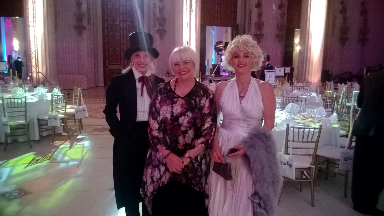 Leslie Hawke, Irina Margareta Nistor şi Maria Gheorghiu