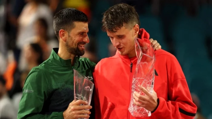 Novak Djokovic, prietenos cu cel care l-a învins, la ceremonia de la final