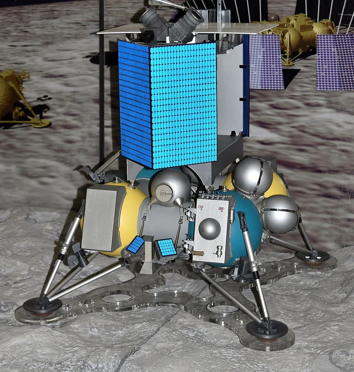 Machetă a modului lunar al sondei ruse.  Foto: Arhivă