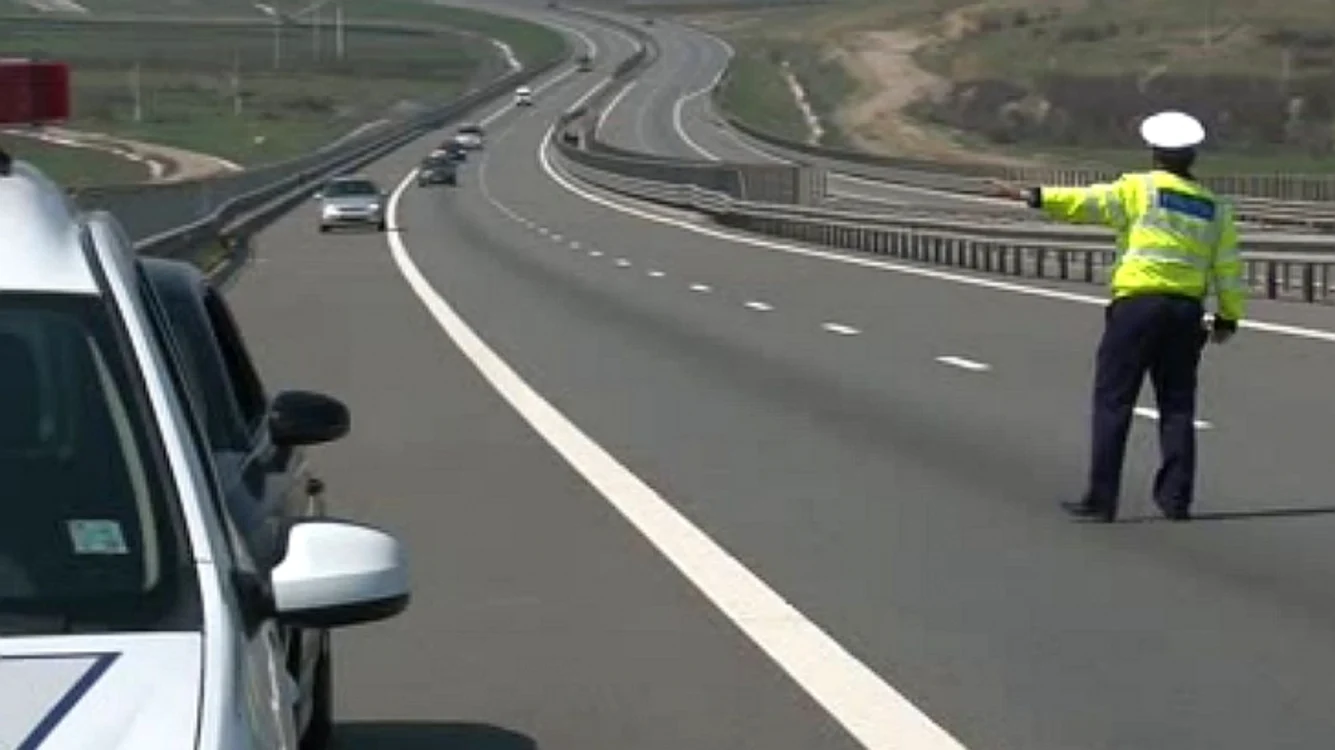 Şoferul grăbit a rămas pieton pentru trei luni