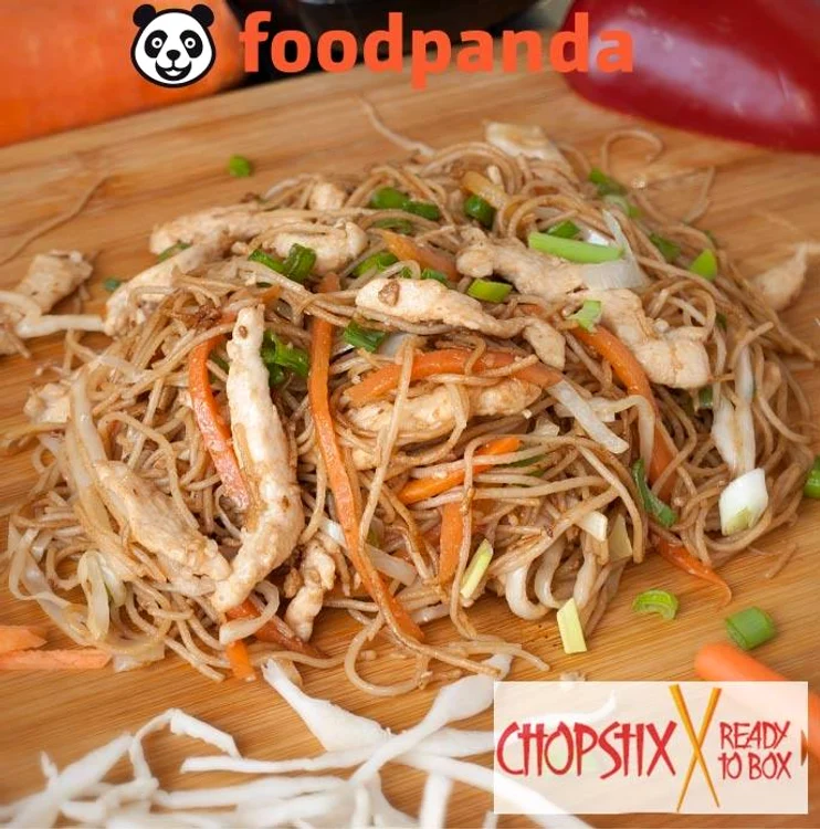 
     felurile chinezeşti preferate de români sunt tăiţeii cu vită iute şi delicioasele ciuperci “urechi de lemn”Foto: Foodpand.ro  