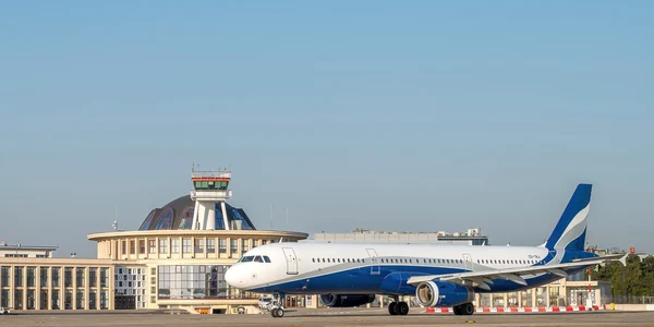 aeroportul baneasa jpg