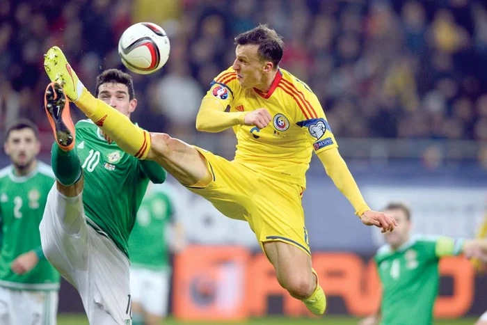 
    Chiricheş şi colegii săi vor trebui să lupte pentru fiecare  minge şi în Liga NaţiunilorFoto: Mediafax  