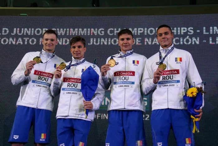 Ștafeta de 4x100 m liber, noua campioană mondială a juniorilor (FOTO: Facebook/ Federația de Natație