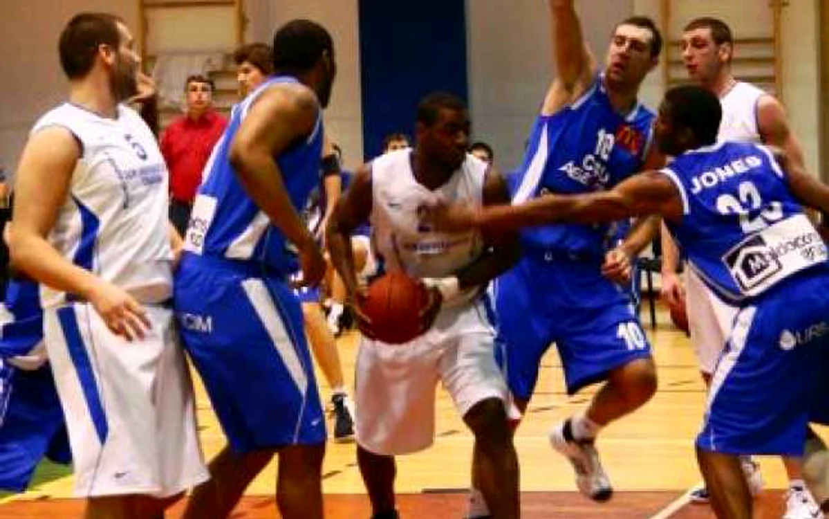 Craiova: SCM „U“ se luptă cu campionii de la Asesoft
