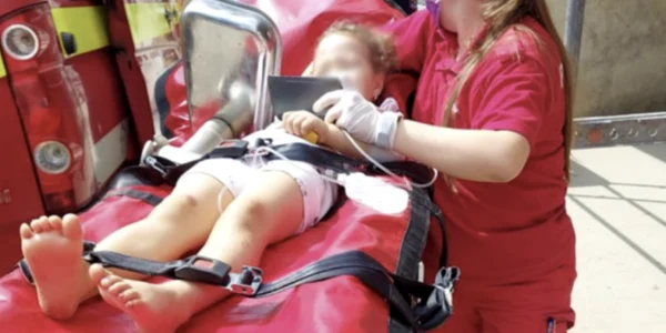 Fetita SMURD Foto Diana Cimpoeşu