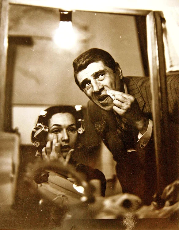 Mitică Popescu a jucat  în peste 100 de filme  şi piese de teatru 