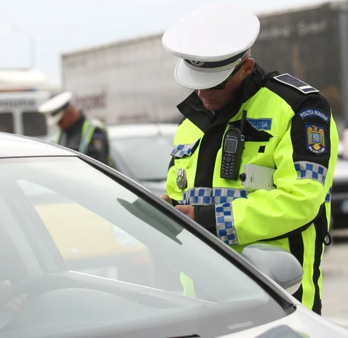 Poliţiştii l-au oprit în cadrul unui control de rutină