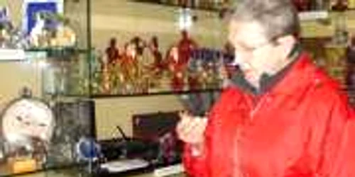 Bacau: Băcăuanii îşi tratează supărările prin magazinele de suveniruri
