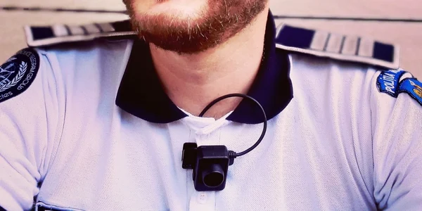 Poliţistul Daniel Zontea atrage atenţia asupra folosirii staţiilor radio de către şoferi FOTO Facebook Daniel Zontea