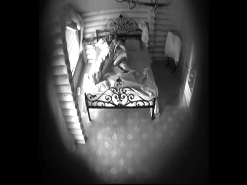 3. Cei doi stau îmbrățișați după săvârșirea actului sexual