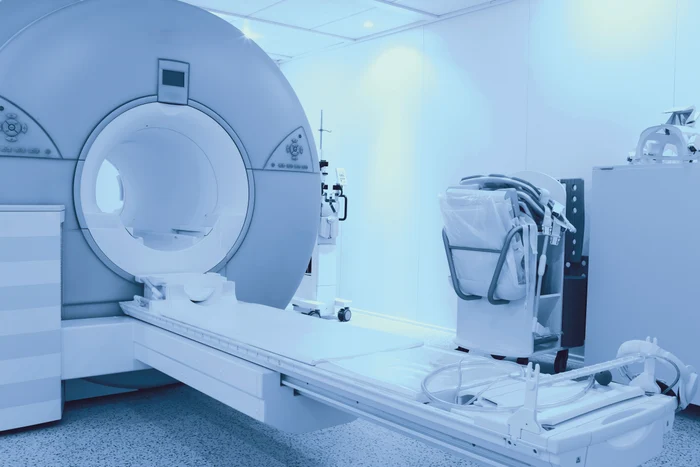 În cadrul radioterapiei, cunoscută și ca terapie cu radiații sau cu raze X, se folosesc radiații ionizante atent dozate, pentru distrugerea celulelor tumorale