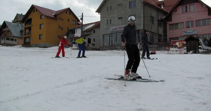 Meteorologii anunţă ninsori la munte de sărbători (foto arhivă)