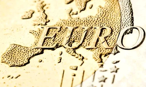 zona euro moneda bani foto shutterstock