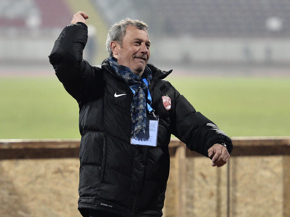 
    Mircea Rednic s-a reîntors la FC DinamoFoto: Sport Pictures  