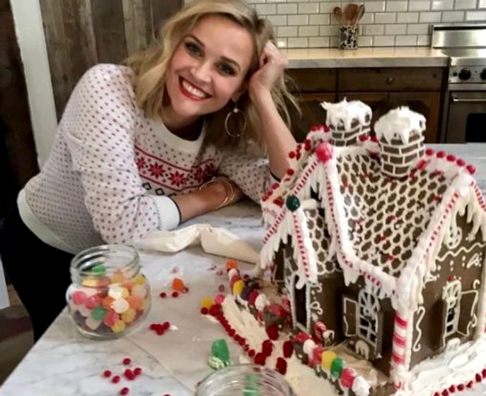 Vedeta adoră să meșteșugească ornamentele cu bomboane colorate și cremă albă de marțipanfoto: arhivă personală