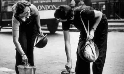 Cum le a permis al Doilea Război Mondial femeilor să poarte pantaloni jpeg