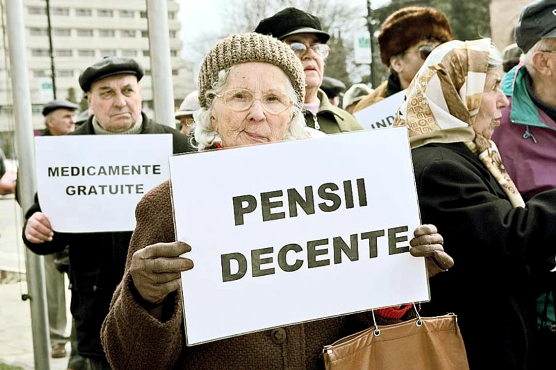 
    Pensia minimă a ajuns la 400 de lei   