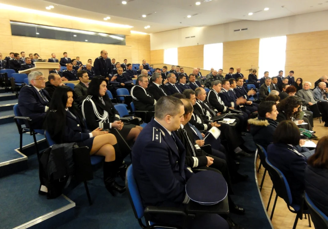Ca în fiecare an, şi de data aceasta au avut loc avansări în grad în rândul poliţiştilor... (Foto: Adevărul)