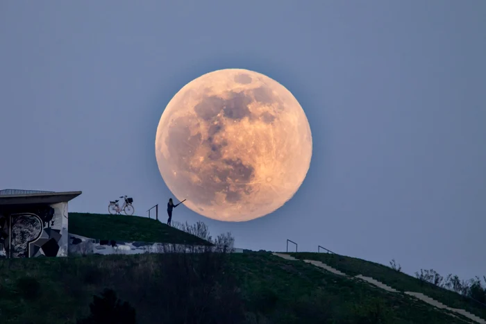 Super Luna va putea fi vizibilă în România